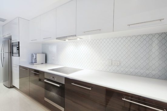 White Glossy Arabesque Mosaic | Qualis Ceramica